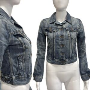 Aritzia Talula Cropped Jean Jacket Womens Size XS Fitted Sandblasted Denim Y2K